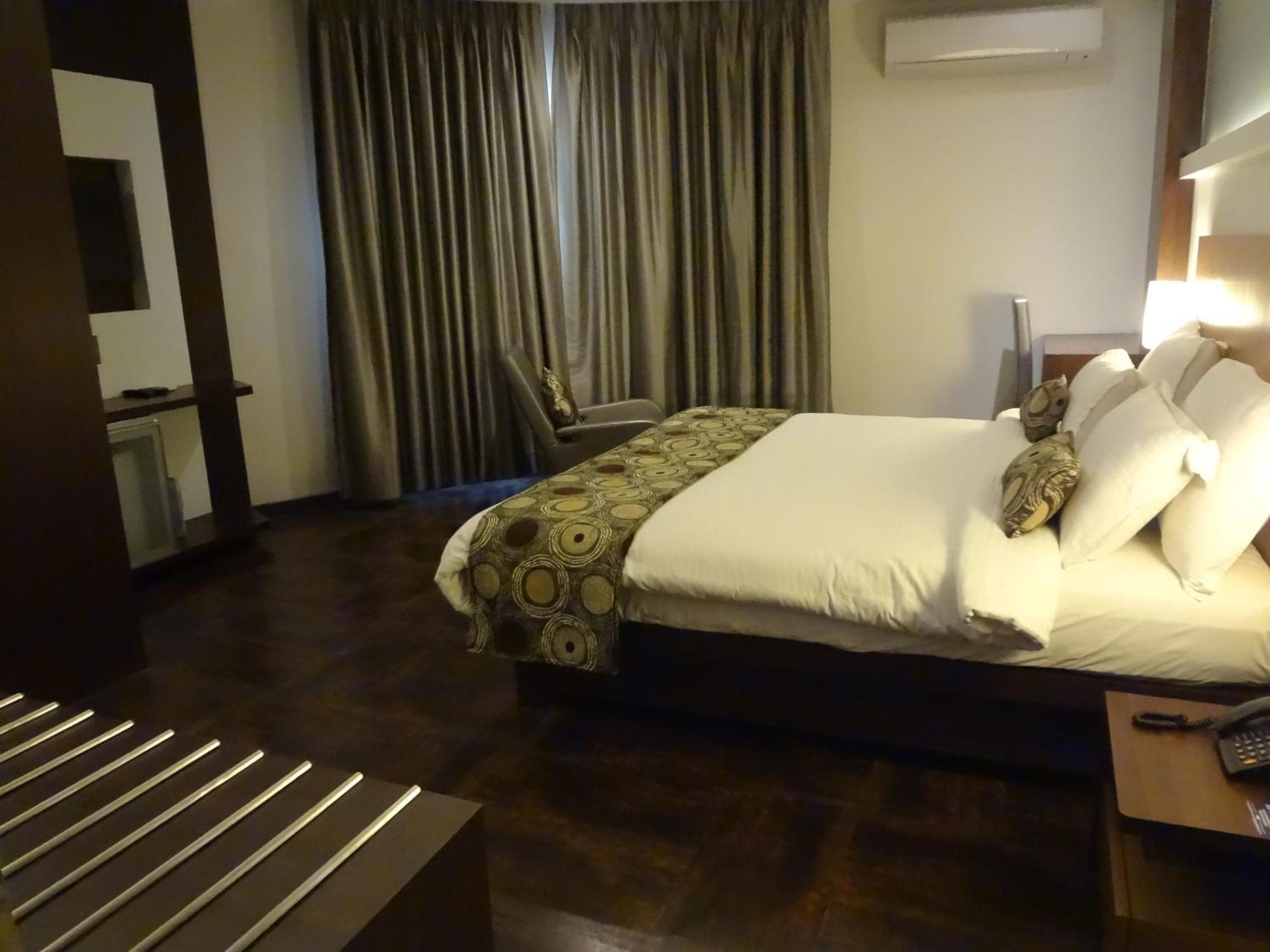Hotel Galaxy Мумбаї Екстер'єр фото