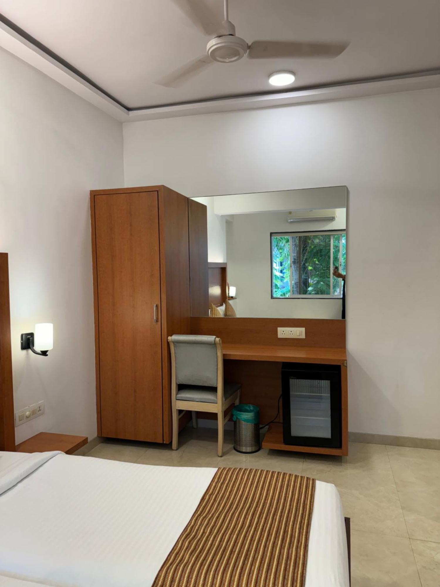 Hotel Galaxy Мумбаї Екстер'єр фото