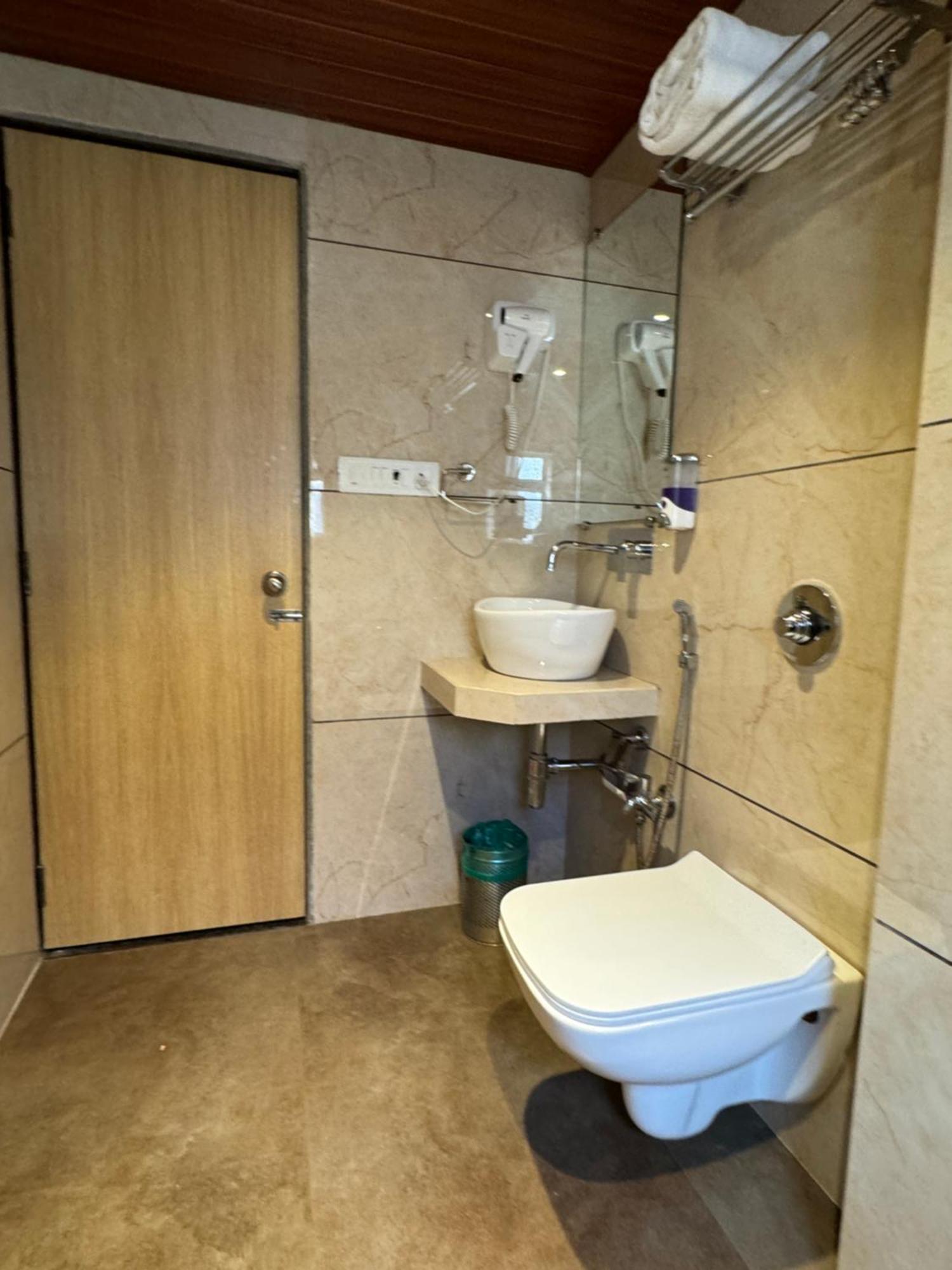 Hotel Galaxy Мумбаї Екстер'єр фото