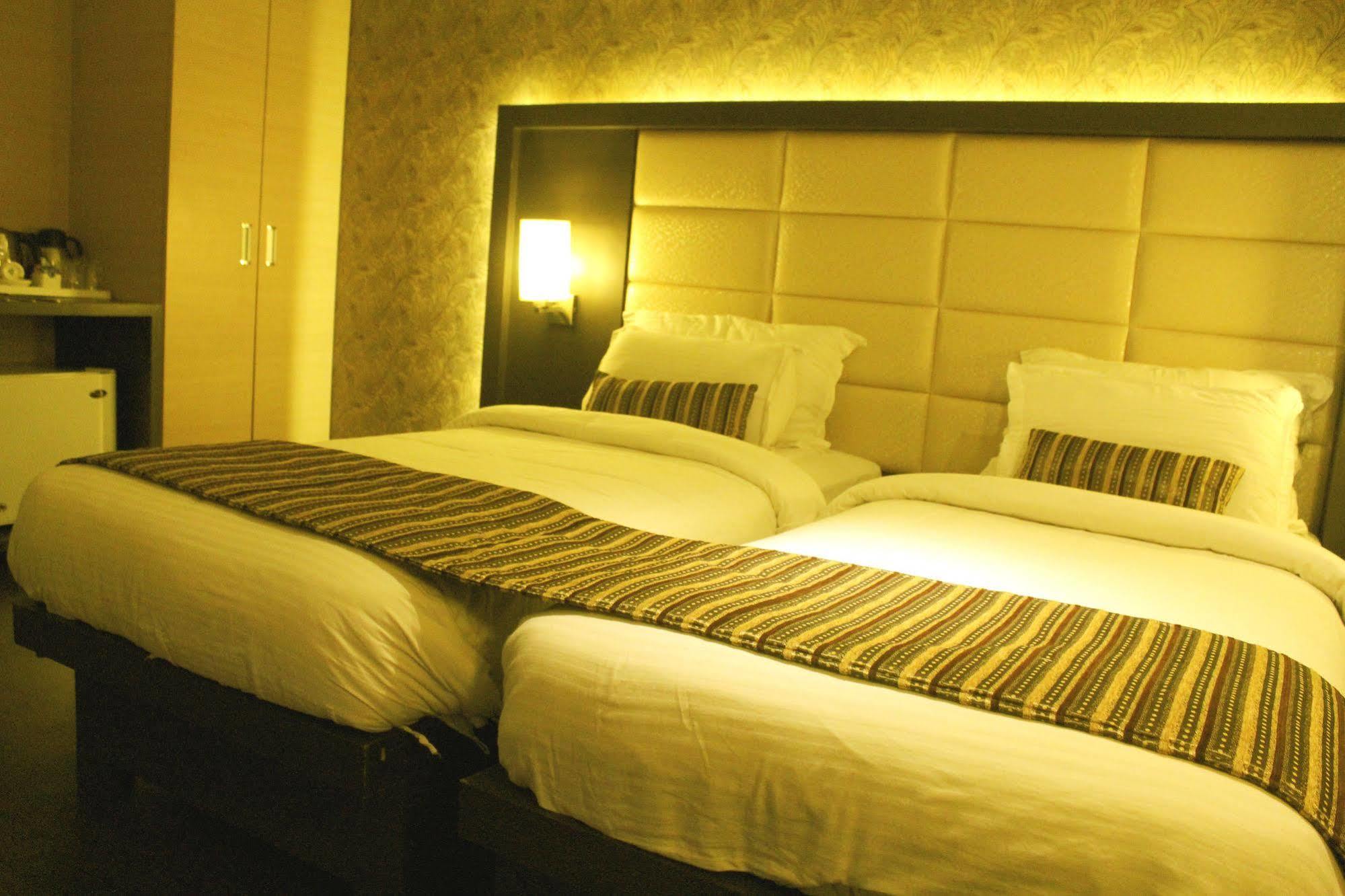 Hotel Galaxy Мумбаї Екстер'єр фото